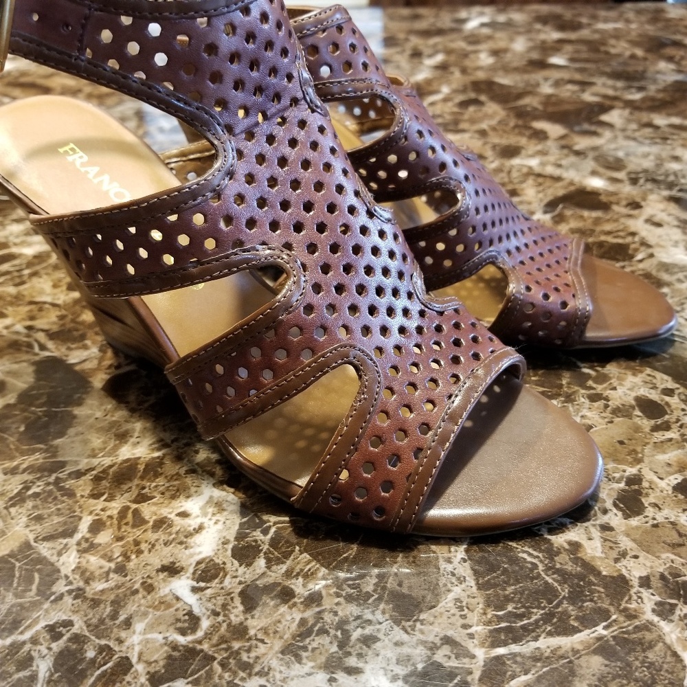 Franco Sarto ❤ Brown Wedge Gavel Sandals